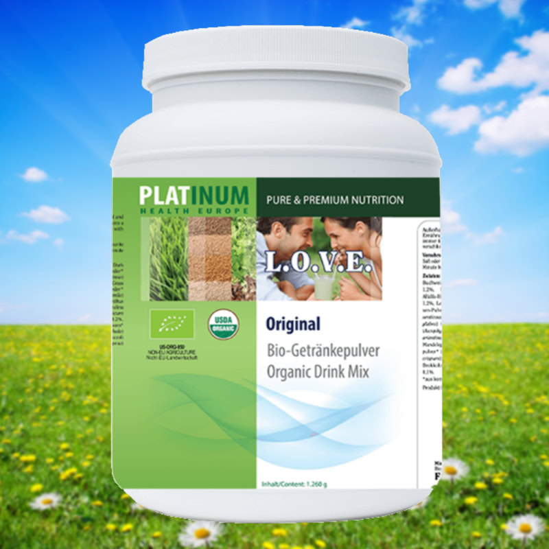 Bio-Getränkepulver im Freien auf Wiese